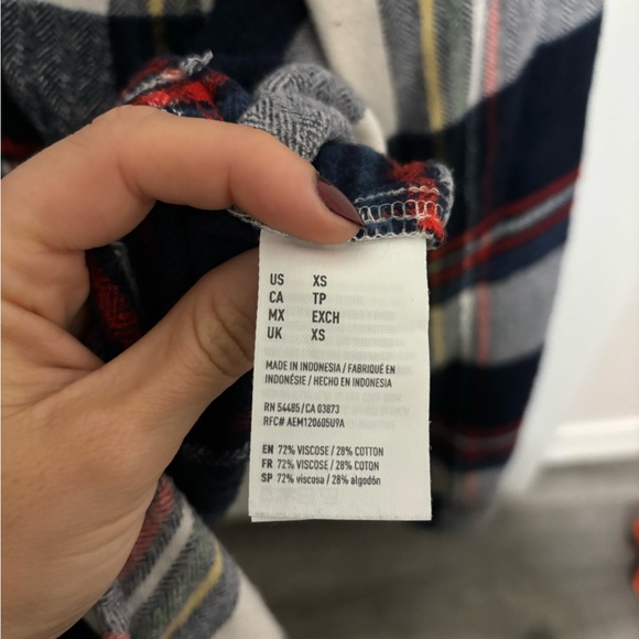 American Eagle Plaid Flannel Button-Up - Picture 6 of 6